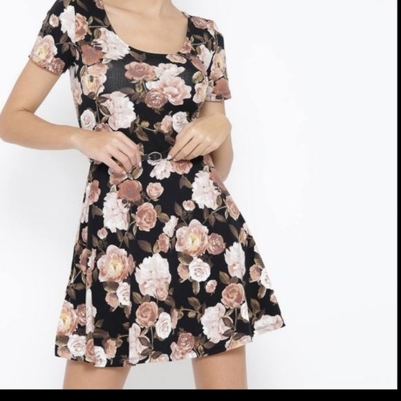 Forever 21 | Floral Print Fit and Flare Cotton Mini Dress - Picture 2 of 8